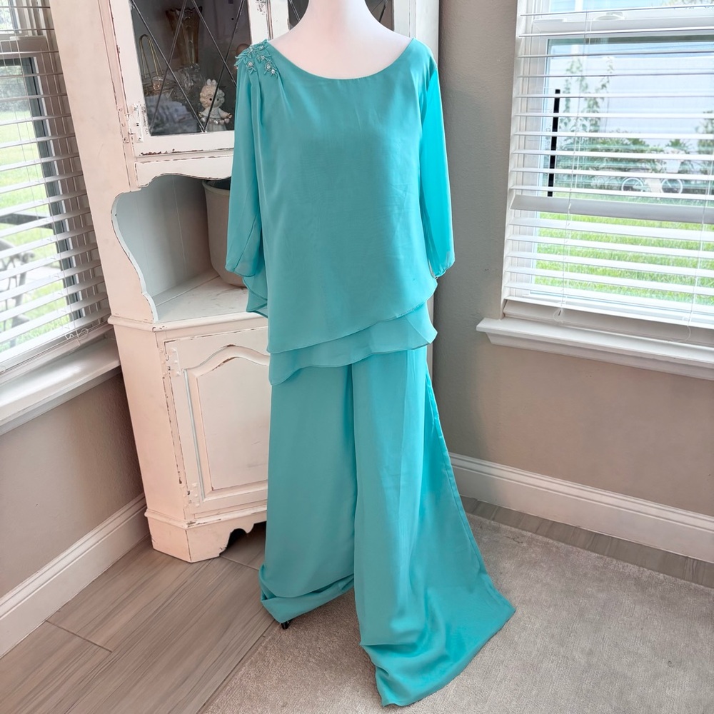 NEW 2-Piece Pantsuit Aqua Chiffon 3/4 Sleeves NWOT Size 1XL/16W